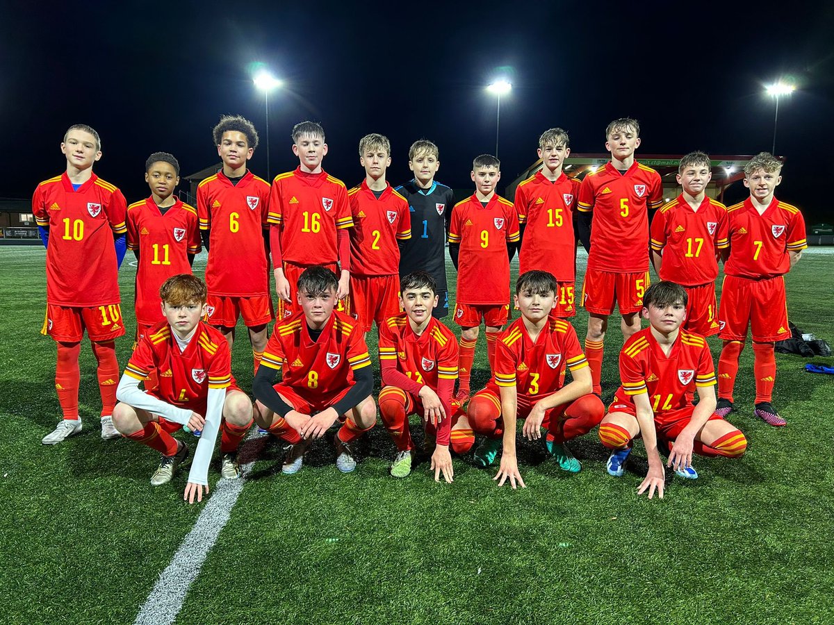 knight_craig5's tweet photo. #TogetherStronger in evidence last night as @FAW North &amp; South regional boys came together for a game @NewtownAFC 

Making friends &amp; connections that will enrich their pathway experience🏴󠁧󠁢󠁷󠁬󠁳󠁿

Huge ❤️ to the staff who  support these young talents 👏🏻👏🏻

#Family #Excellence #Respect https://t.co/733UvTuv0I