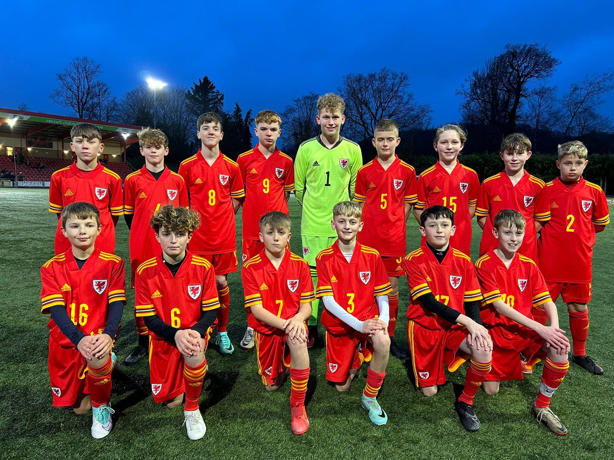 knight_craig5's tweet photo. #TogetherStronger in evidence last night as @FAW North &amp; South regional boys came together for a game @NewtownAFC 

Making friends &amp; connections that will enrich their pathway experience🏴󠁧󠁢󠁷󠁬󠁳󠁿

Huge ❤️ to the staff who  support these young talents 👏🏻👏🏻

#Family #Excellence #Respect https://t.co/733UvTuv0I