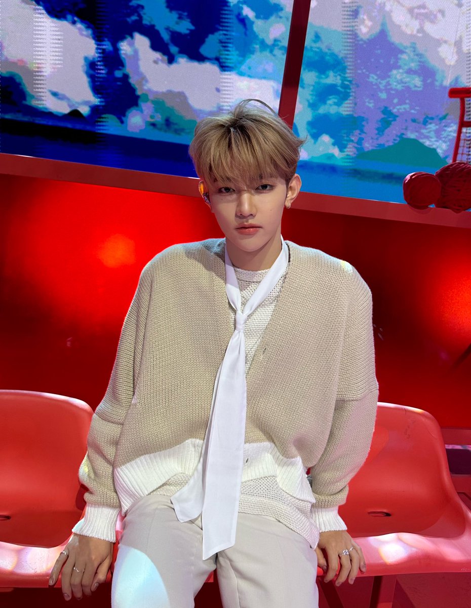 ZB1_official's tweet photo. _𝗭𝗘𝗥𝗢𝗙𝗢𝗖𝗨𝗦

제로즈가 사랑해 안 했잖아? 🐼ྀི🤍
오늘 같은 무대는 못했어🎤🖤

장하오는 무대도 어쩜 이리 장하오🫳🏻🫳🏻🫳🏻

#ZEROBASEONE #ZB1
#제로베이스원 https://t.co/T4VlyKHj6m