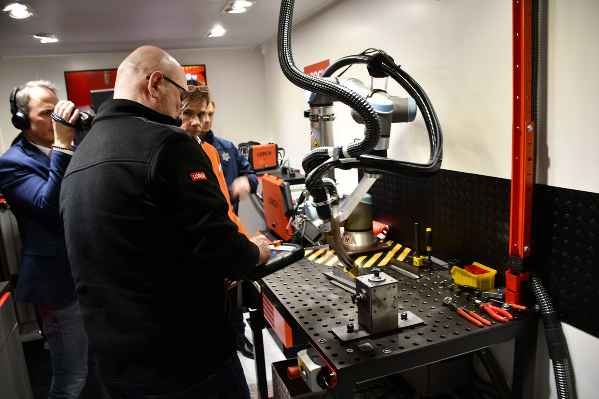 4innovative's tweet photo. 9. Joinventure Leichtbau-Workshop:
Alle Vorträge &amp; Interviews finden Sie hier
https://t.co/YZMVG9aF51
#aluminium #schweissen #schweißtechnik #leichtbau #cobots https://t.co/lCGGYiSRUh