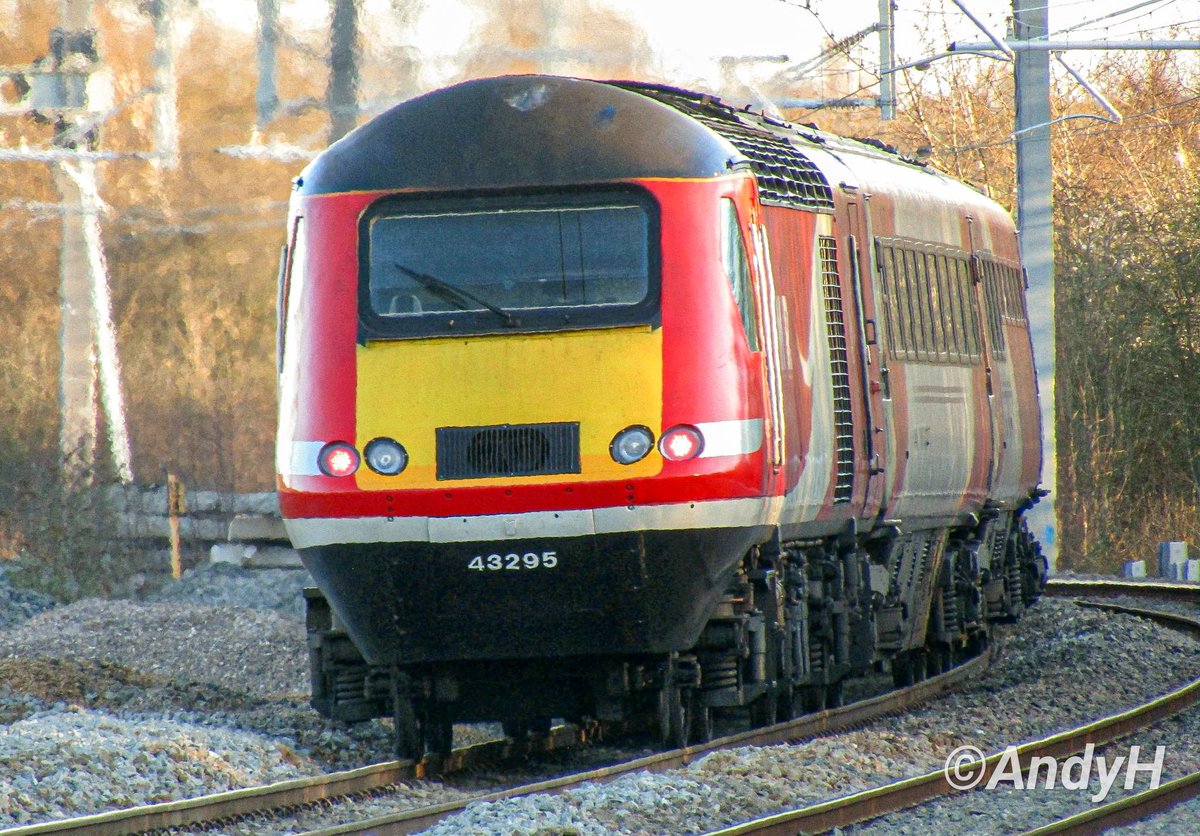 holtona72's tweet photo. #HighSpeedThursday Drove past the carriage sidings at Yarmouth yesterday &amp; saw debranded ex #EMR #HST power car 43295 on an @_Allelys trailer, presume for movement to the dock for export? Here's some of my pics of her in #MML service at Glendon, MHR, Leeds &amp; Kettering. 2020/2021 https://t.co/b2qRNIE0fz