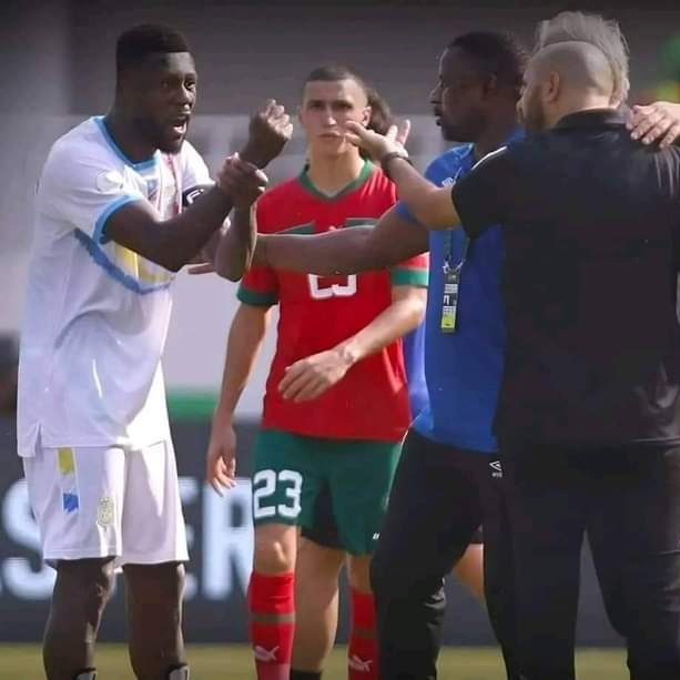 Can2025maroc's tweet photo. رسميًا 🚨: #المغرب يفوز بقبضة مبيمبا في كان الكوديفوار.
#المغرب_جنوب_افريقيا https://t.co/ZOlGQIBlrL