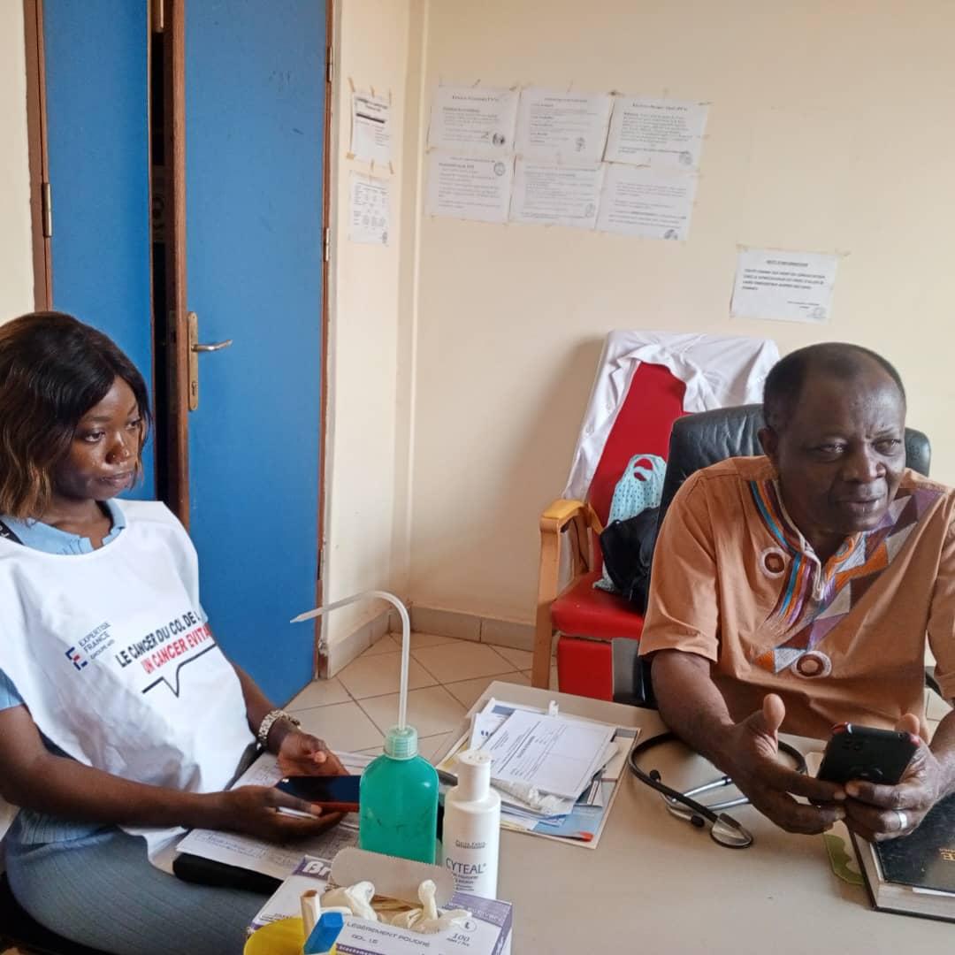 ProjetC3UC3's tweet photo. 📌 Interpeller les professionnels de la santé sur les questions liées au cancer du col de l'utérus est également la mission du @ProjetC3UC3. 
📌 A cet effet, les agents communautaires de #C3UC3 ont rencontré des personnels des  formations sanitaires de leur zone . https://t.co/PKrSmboJYZ