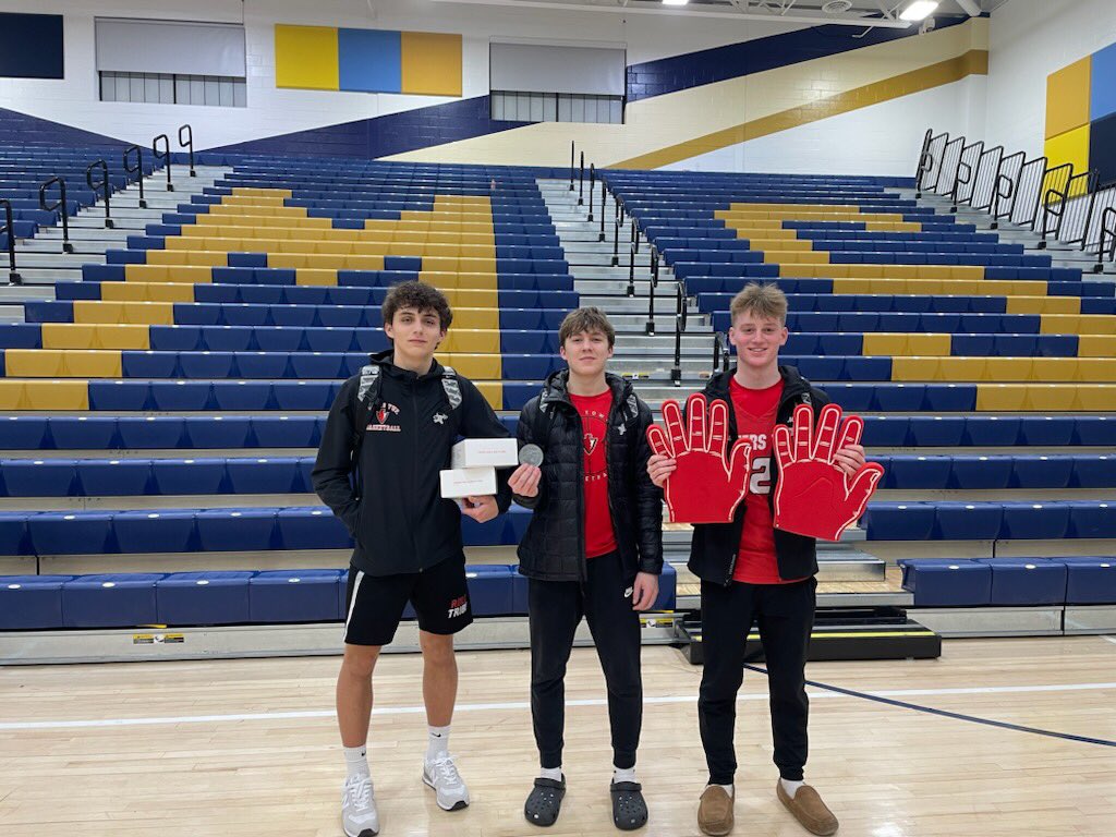 Award winners for last nights road win:

<a href="/DylanDonovan7/">Dylan Donovan</a> &amp; <a href="/Lucas_rost2/">Lucas Rost</a> - Dime getters
<a href="/NateMiller_2/">Nate Miller</a> - Butt kicker