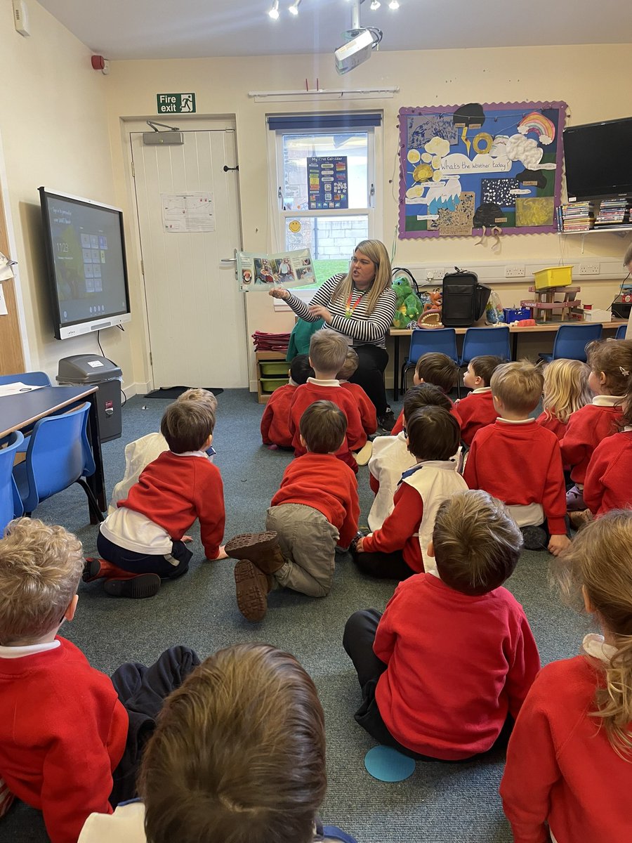 DuchalN's tweet photo. Thank you to Laura @NHSChildsmile @Inverclydehealth for coming to read us a story about going to the dentist 🦷 and teaching us how to keep our teeth healthy 😃 #teethhealth @inverclyde https://t.co/medowFp6AV