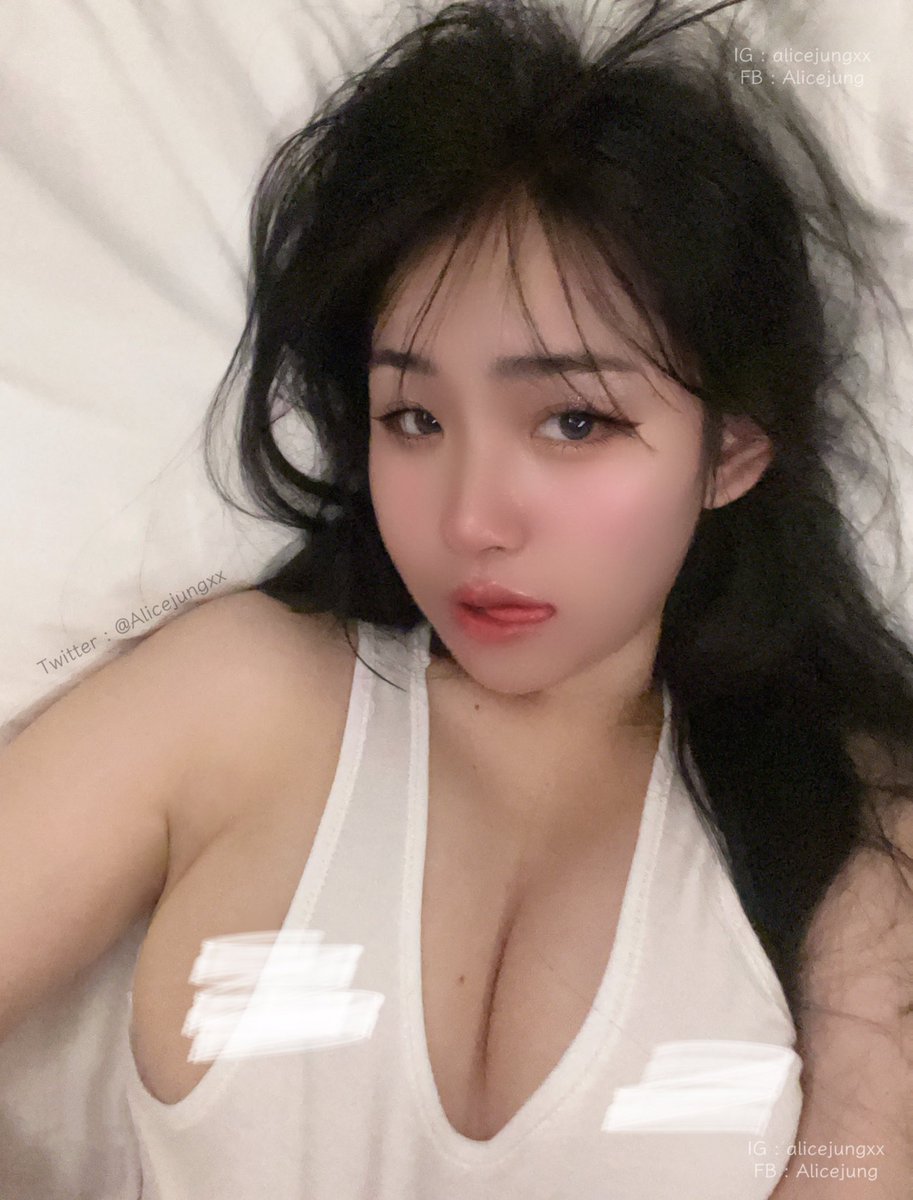 Alicejungxx's tweet photo. นอนด้วยกันไหม 🥺 https://t.co/3492VBcJb8