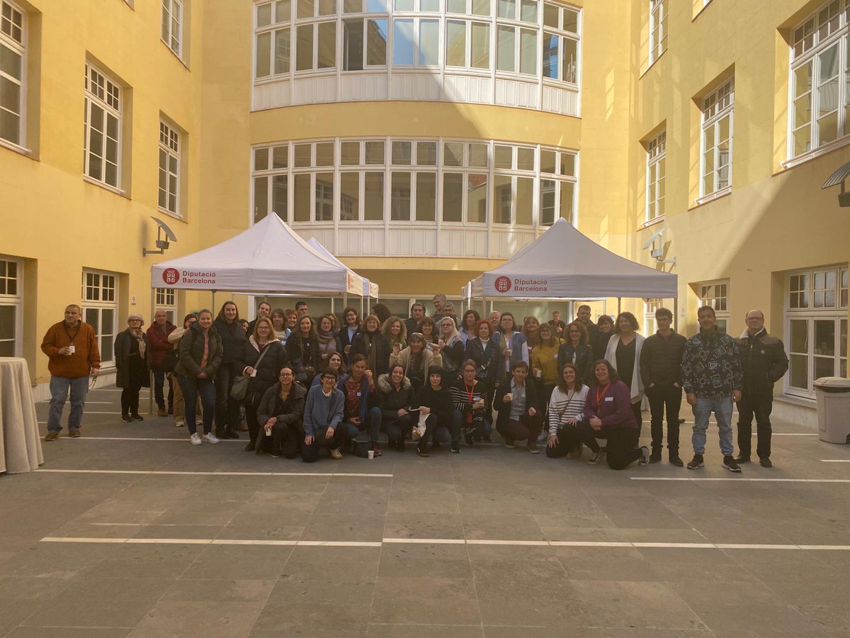 IgualtatDiba's tweet photo. Avui ens reunim tot l'equip de l'Àrea de Feminismes i Igualtat per treballar sobre les bases del pla de mandat i els projectes que han de derivar-se i formar part de les nostres agendes professionals aquests quatre anys #IgualtatDiba #FeminismesDiba https://t.co/qWGAxpoKZJ