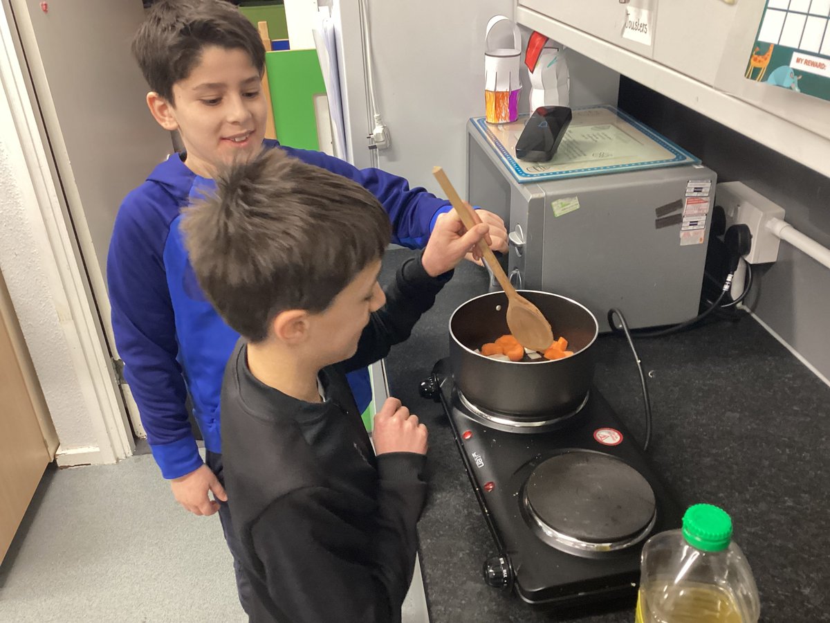 Wood End School tweet media