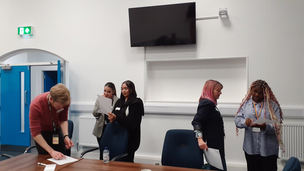 Thank you to all our amazing mentors who have given up their time for <a href="/OldhamCollege/">Oldham College</a> learners with <a href="/CareerReadyUK/">Career Ready</a>. Thank you to <a href="/BetteridgeMarie/">Lynne-marie</a> for organising everything