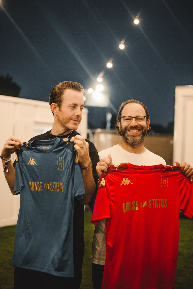 chaseandstatus's tweet photo. C&S x @hammersmith_fc
home and away shirts SOLD OUT.
Big up all the football crew rocking the Ts ⚽️
#chaseandstatus #hammersmithfc #drumandbass https://t.co/rjxQdqZsC6