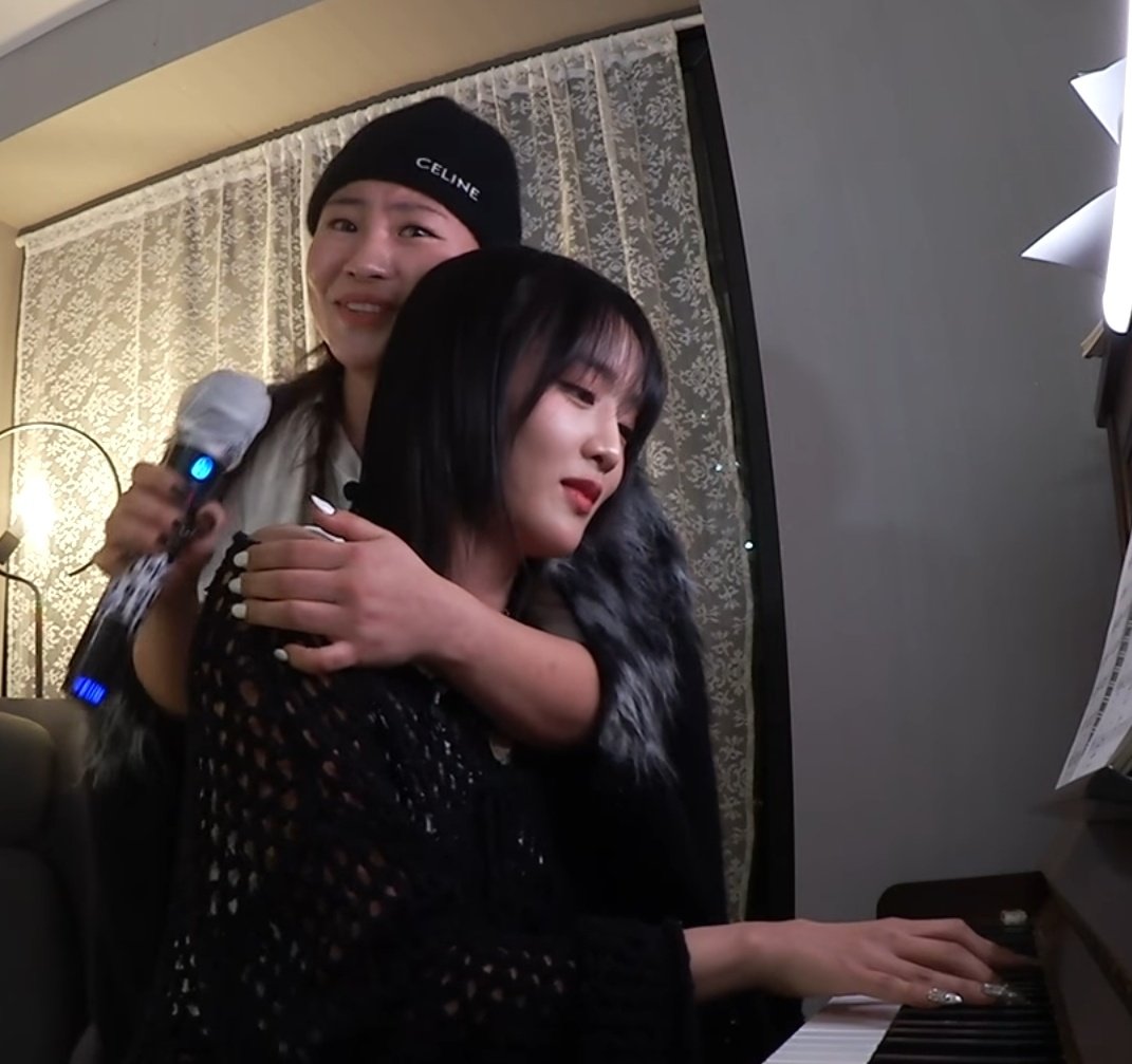 약간 민니와 민니를가지고싶어하는네버버
