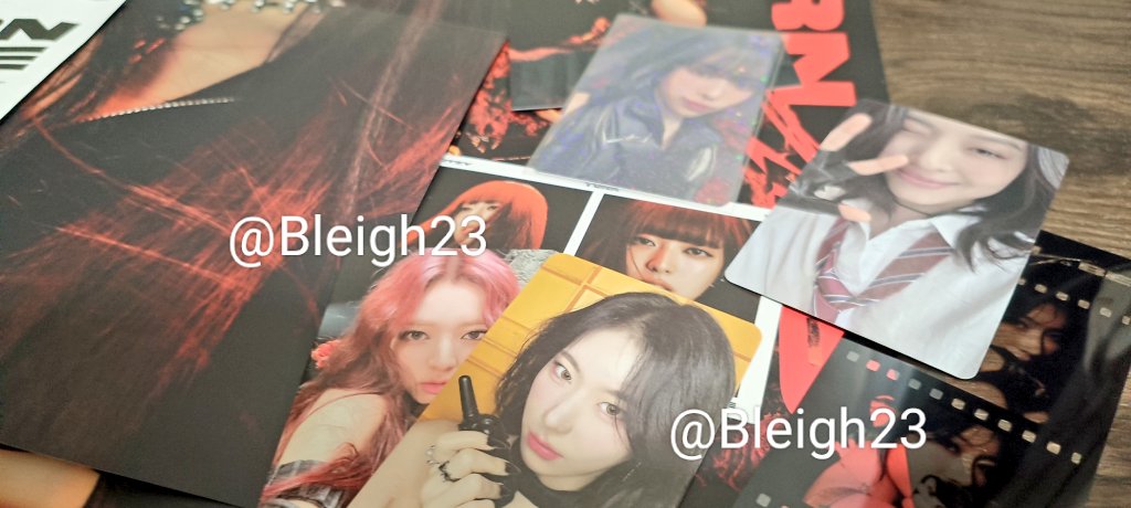 Received my album. Thank you <a href="/twitzyvelvetph/">Twitzy Velvet</a> for a very fast and smooth transaction. Got a freebie too 🥰 Sa uulitin! 

#BornToBe <a href="/ITZYofficial/">ITZY</a>