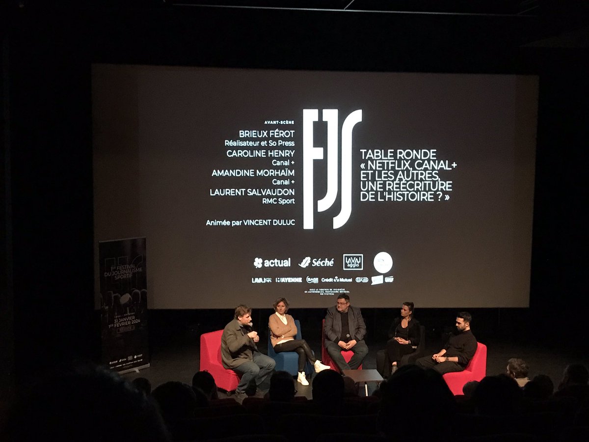 plbesnier's tweet photo. Depuis hier et jusqu’à ce soir se tient la première édition du #Festivaldujournalismesportif à #Laval. Elle a débuté par une masterclass avec @JM_Aulas puis plusieurs sujets ont été évoqués autour de tables rondes avec la présence de nombreux intervenants. 
@lamayenne https://t.co/5B7J2DRBvy