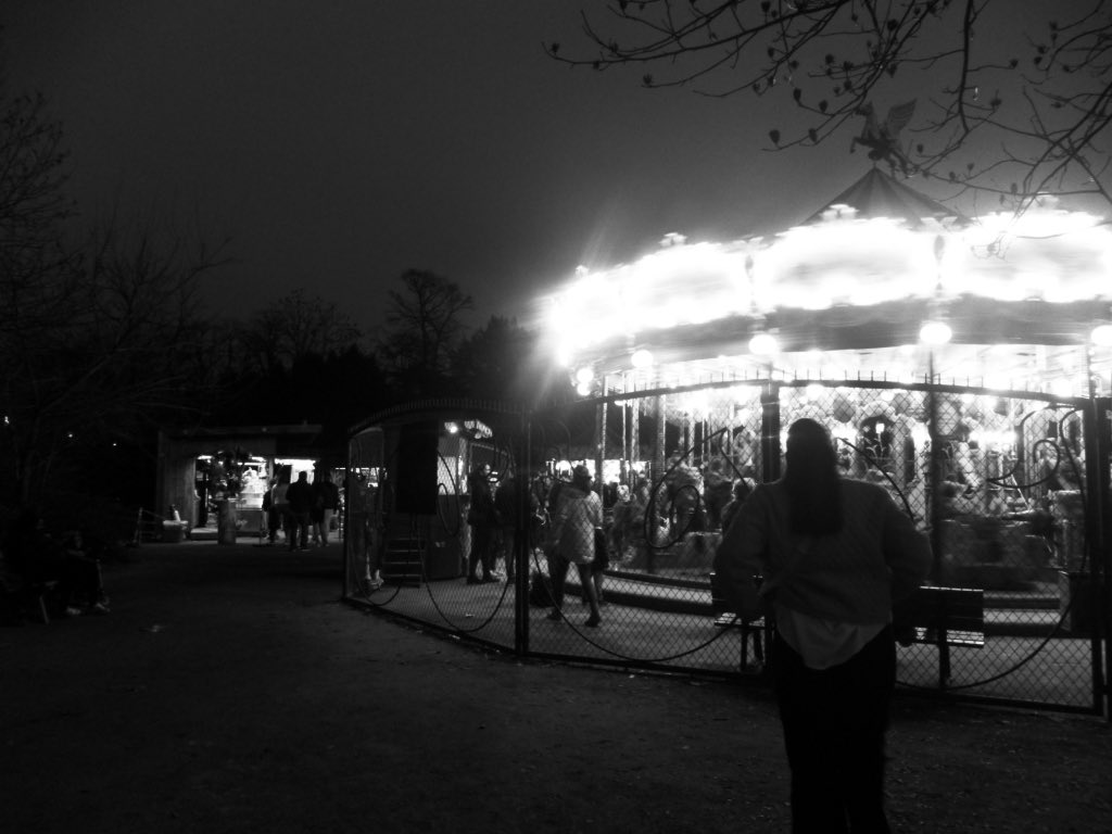 fionaaaa_a's tweet photo. Petit B&amp;W au compact https://t.co/oaqxlRr1Mq