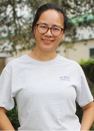 AlfredHuo1's tweet photo. Big shoutout to Chi Nguyen and Mohammed Kyum for being awarded the @UFMREC scholarship for the 2023-24 academic year, generously sponsored by Sweetwater Oaks Garden Club. 🌟 #Scholarship #UFMREC #SweetwaterOaksGardenClub https://t.co/JjWwyr94FM