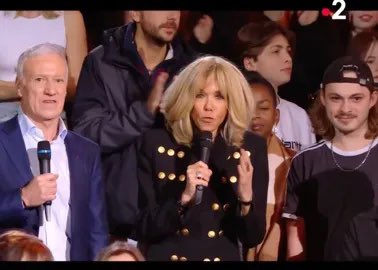 Poulin2012's tweet photo. Demander des sous-sous en veste LVMH ✅ https://t.co/STfokgrMjJ