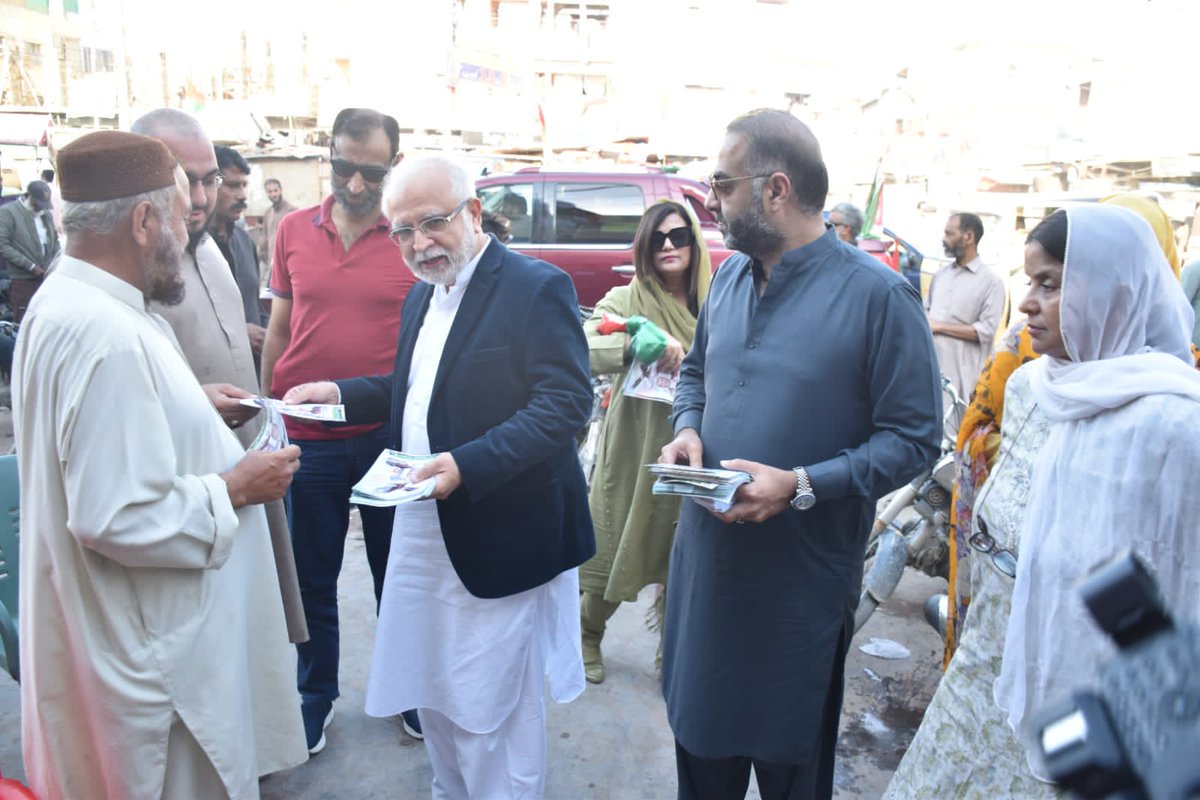 MoulviMahmood's tweet photo. استحکام پاکستان پارٹی سندھ کے صدر و این اے 238 کے امیدوار محمود مولوی کی عیسی نگری آمد، پی ایس 101 پر نامزد امیدوار راحیل لاکھانی بھی ہمراہ موجود, محمود مولوی کی عیسی نگری میں خواتین کے ساتھ کارنر میٹنگ، محمود مولوی اور آئی پی پی رہنماؤں کا عیسی نگری میں پرتپاک استقبال, محمود مولوی نے اہلیان عیسی نگری کا حمایت پر شکریہ ادا کیا.

#MahmoodMoulvi #RaheelLakhani #NA238 #PS101 #AliJunejo #EssaNagri #Elections2024 #generalelections2024 #VoteforEagle #IstehkamEPakistanParty #IPP #Karachi