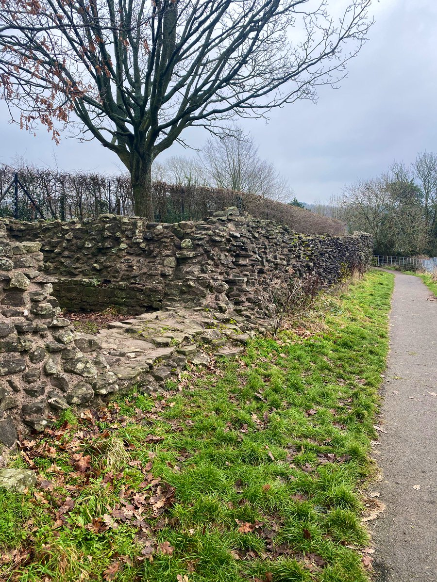 HeritageHiker's tweet image. #Caerleon - #Isca #Roman Legionary Fort Walls #WallsOnWednesday #wales #cymru