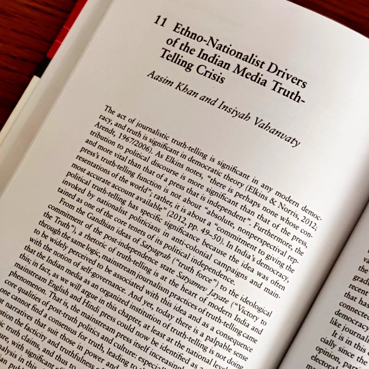 Delighted to recieve my author copy. @jaysonharsin @sbanetweiser @kat_hig @jinsookkim J Corner D Pels @jbratich @hannahwestley @drbrittparis @AlisonHearn @bilgeyesil1 @ergincloud Aasim Khan @JunLIU_UCPH @Karunakar My work on the sad state of the media in a Hindutva led India