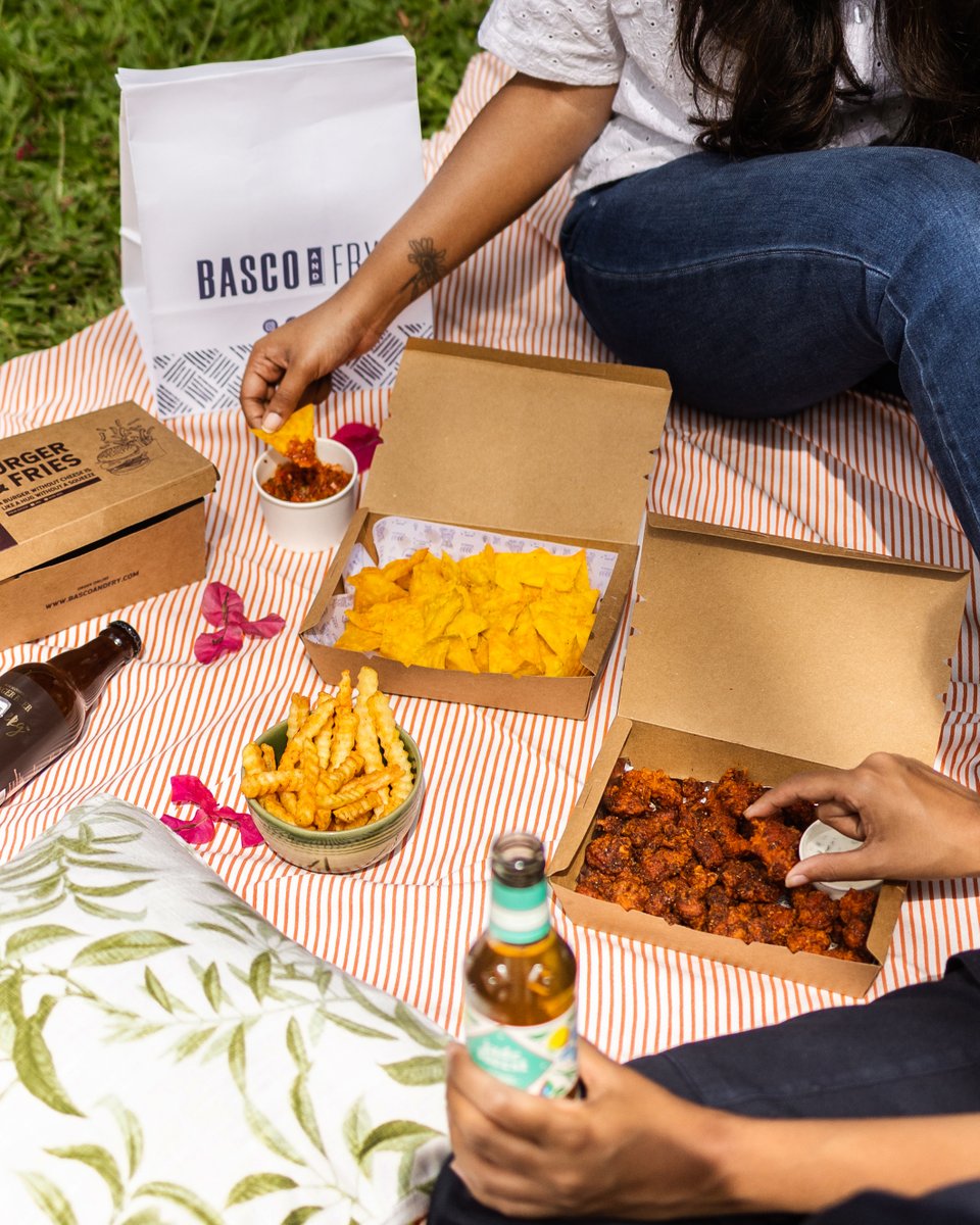 bascoandfry's tweet photo. Basco al fresco feat. our Nashville Hot #Chicken Poppers and DIY Homemade #Nachos. ๐งบโ๏ธ
Itโs the perfect #weather to take your meal #outdoors. Just lay down a blanket and leave the rest to us. Link in bio.
#Picnic #PicnicFood #Nachos #ChickenPoppers #Fries #Foodie #Mood https://t.co/DYzYugG7kI