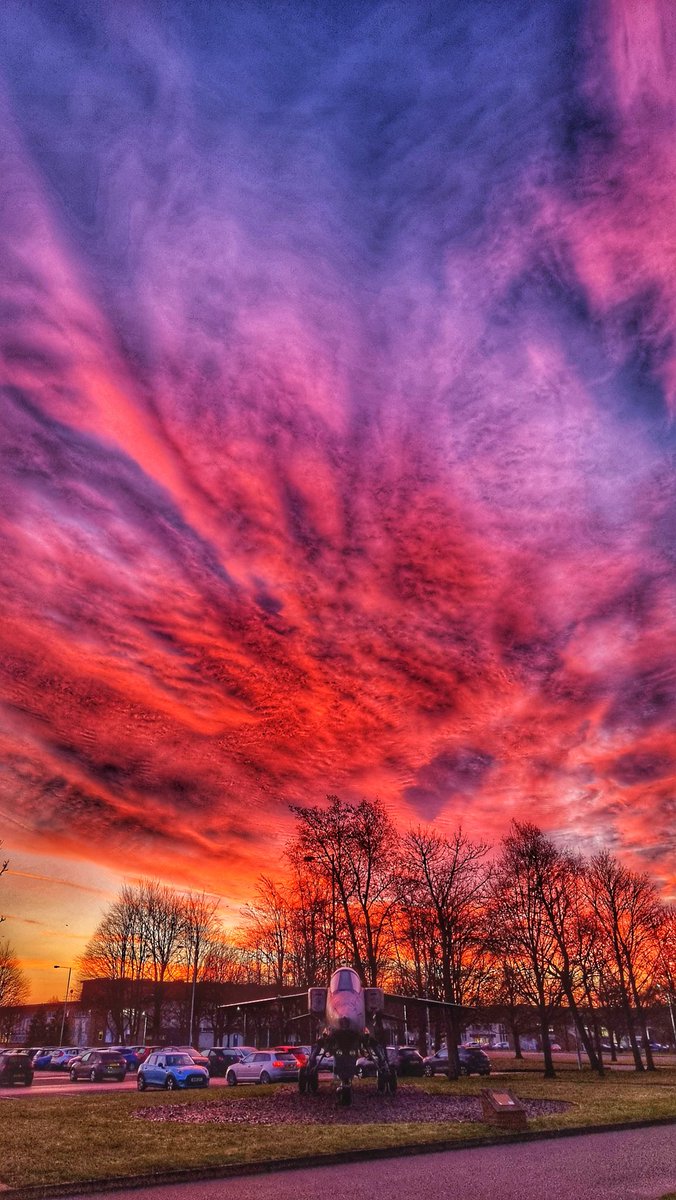 Okay, which one of you meteorological boffins out there can tell us what this vaguely apocalyptic looking cloud structure over our Jaguar is this morning?