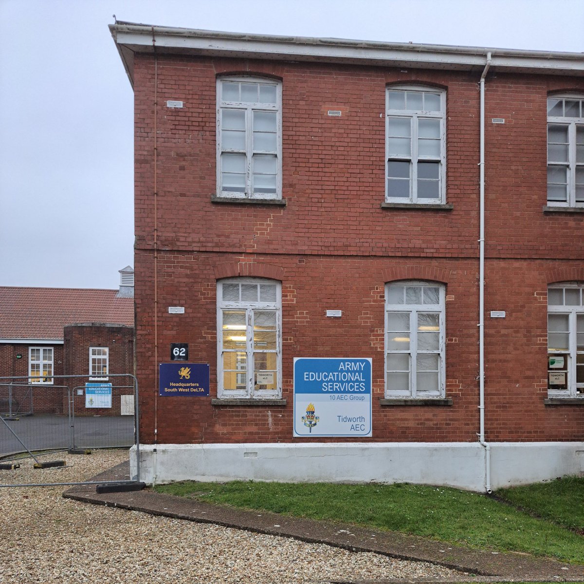 This week #DIA_RMAS teaching alongside <a href="/ArmyEducators/">Army Educational and Training Services</a> Officer TUTORS the challenges and responses in international security to <a href="/BritishArmy/">British Army 🇬🇧</a> and <a href="/RoyalMarines/">Royal Marines</a> Captains at Tidworth and Aldershot - looking forward to the debates tomorrow #AHEP #PME