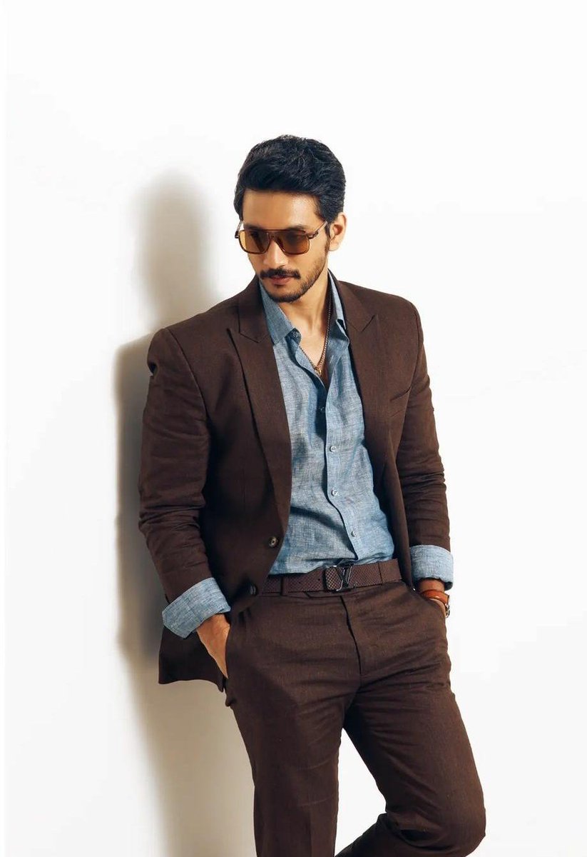 Maruthu98's tweet photo. Annan😎@Gautham_Karthik takes fashion to the next level in his latest photoshoot, showcasing his impeccable style.

Celebrating #11YearsofKadal and #11YearsOfGauthamKarthik in true style! 📸✨

@Gopi_Thiraviyam @mohan_manjima https://t.co/76FYn4vOjM