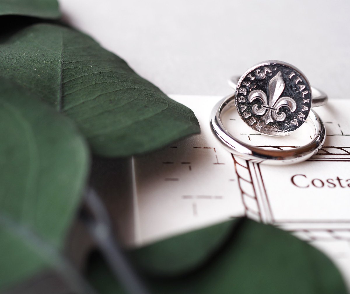 GiorgioJewelry's tweet photo. \\長期休止のお知らせ//

誠に勝手ながら、��身の出産・育児の為2024/3/1〜販売を一時休止いたします。

それに先立って、段階的に2024/2/1〜BASE・minne内のサイズオーダー商品の販売を取りやめ、一部商品のみの販売としています。ご了承ください。

販売再開は2025/5/1頃を予定しています。 https://t.co/B1WYnOuko5