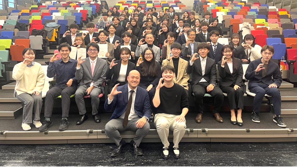 Chuo_PR's tweet photo. #中央大学 国際経営学部 より
国際経営学部では、「企業訪問(Company Visit)」という学部独自の課外プログラムを実施しています
https://t.co/pTi0pYNrEf
#国際経営学部
#GLOMAC
#企業訪問
#CompanyVisit
#特徴ある学び
#CVS https://t.co/eh5s7HPSBS