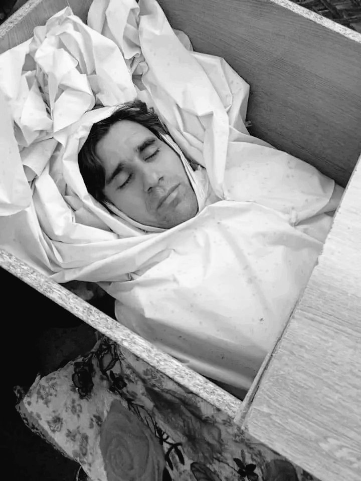 DRmalak007's tweet photo. لاليه څه ګټه دې اوکړه ؟
ده لښکر مخکې مخکې تلی کونډه دي کړمه
#RehanZebKhan
#Blast https://t.co/kxjNp7sNwE