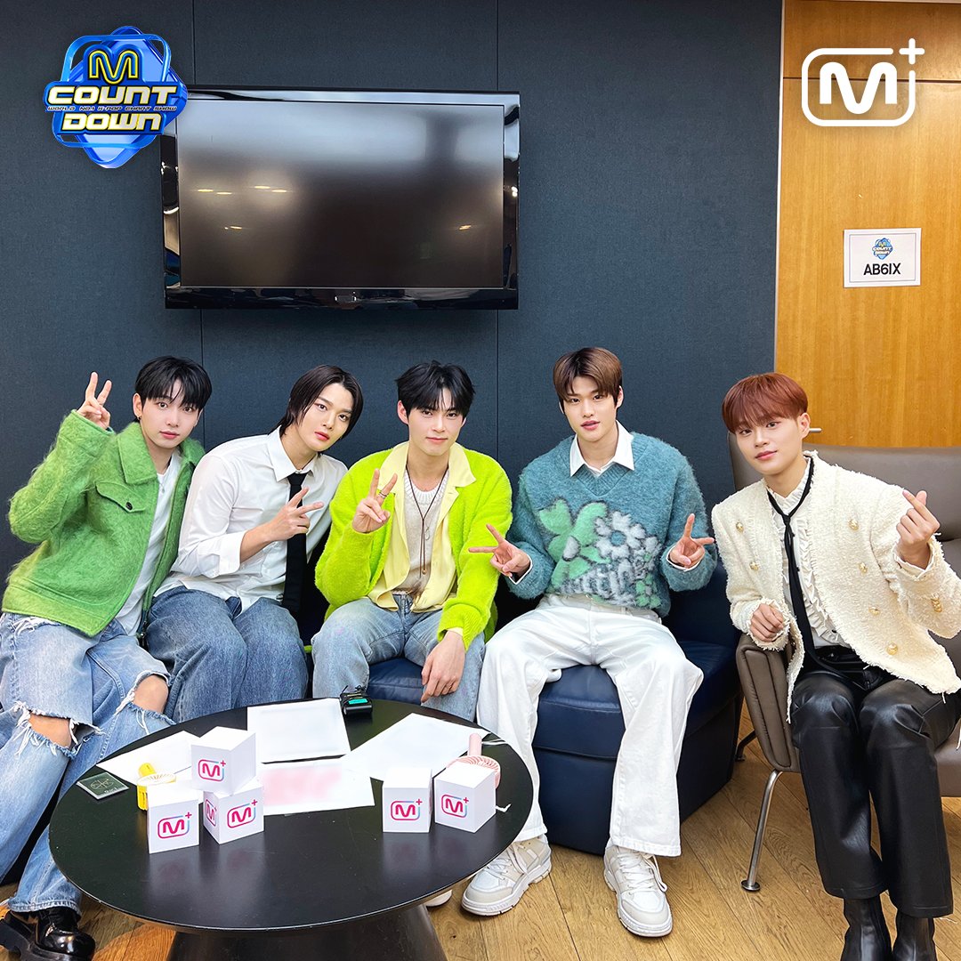 mnetplus's tweet photo. [#대친소라이브] #이대휘 #배진영 #장하오 와 함께한 #샤인멍또캣 🐶🐥😺 완전체 라이브💗

지금 바로 다시 보러오세요👀
👉https://t.co/gouo4o65WE

#MCD_waitingroom_live
#ZEROBASEONE #BOYNEXTDOOR #RIIZE #AB6IX #CIX #성한빈 #명재현 #소희 https://t.co/gIq1V9RP7n