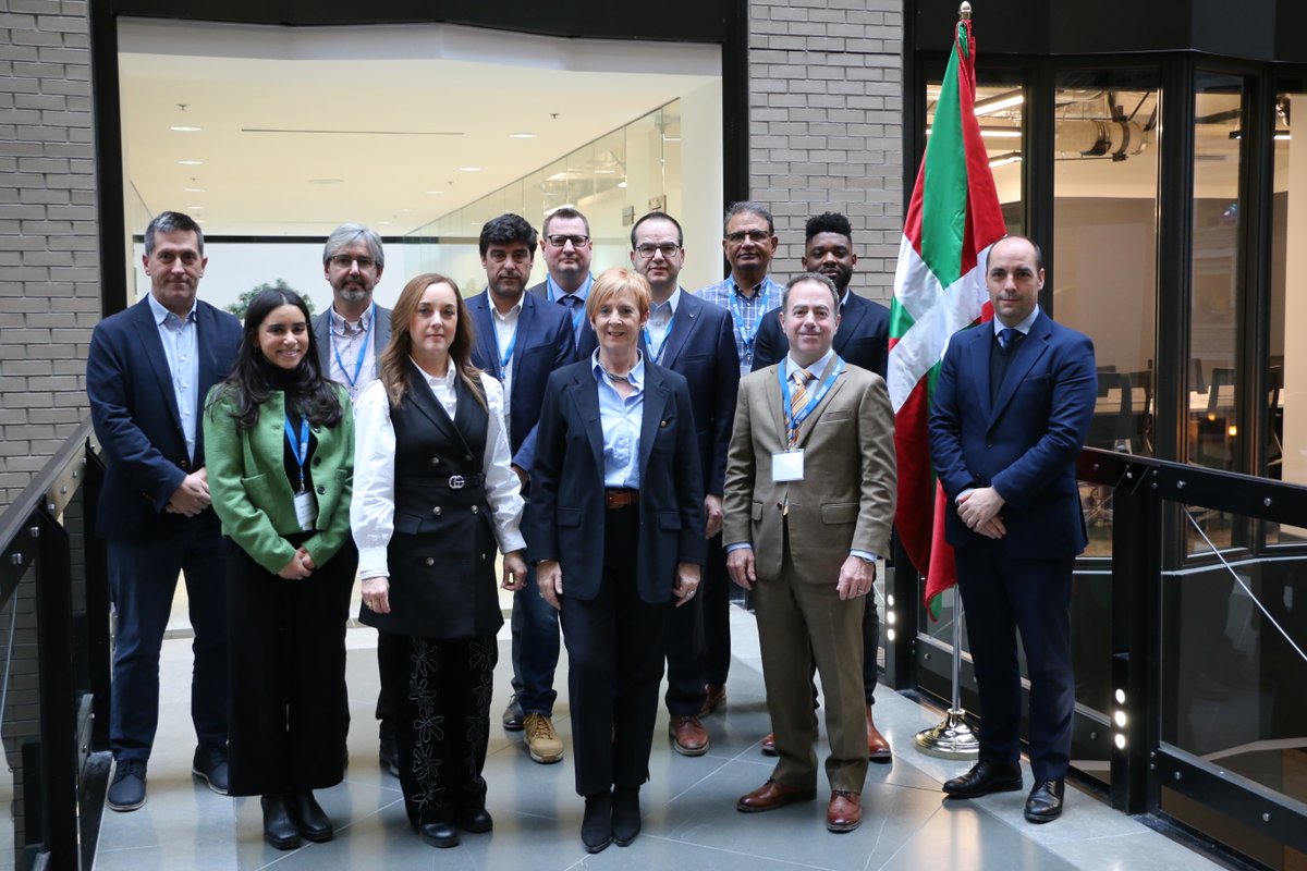 grupospri's tweet photo. 🌐El @Gob_eus impulsa la #internacionalización con la apertura de la 21ª oficina de #BasqueTradeAndInvestment, en Canadá.
@arantxa_tapia inauguró la nueva oficina de Montreal, situando a Canadá como prioridad para la Industria de Euskadi.
🔗https://t.co/82rHQdEdBG
#GrupoSPRI https://t.co/P9Sn8Jc7Ib