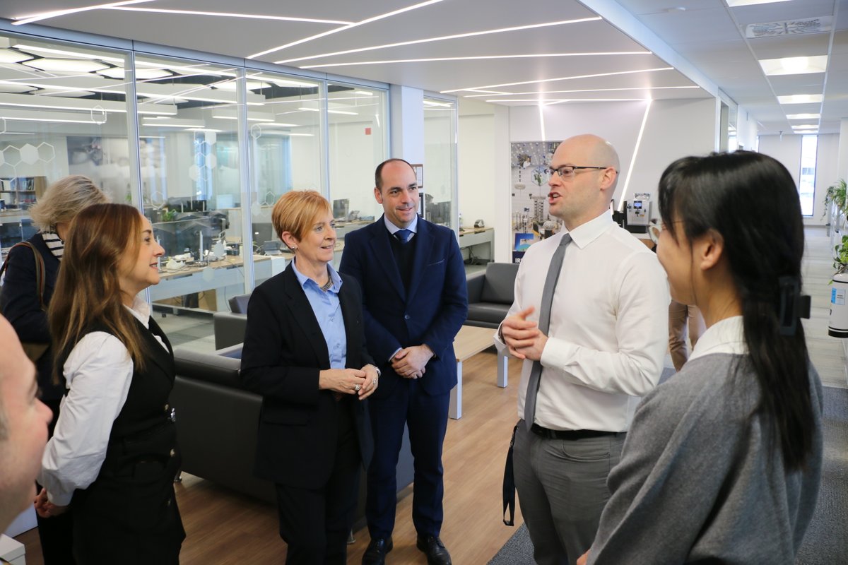 grupospri's tweet photo. 🌐El @Gob_eus impulsa la #internacionalización con la apertura de la 21ª oficina de #BasqueTradeAndInvestment, en Canadá.
@arantxa_tapia inauguró la nueva oficina de Montreal, situando a Canadá como prioridad para la Industria de Euskadi.
🔗https://t.co/82rHQdEdBG
#GrupoSPRI https://t.co/P9Sn8Jc7Ib