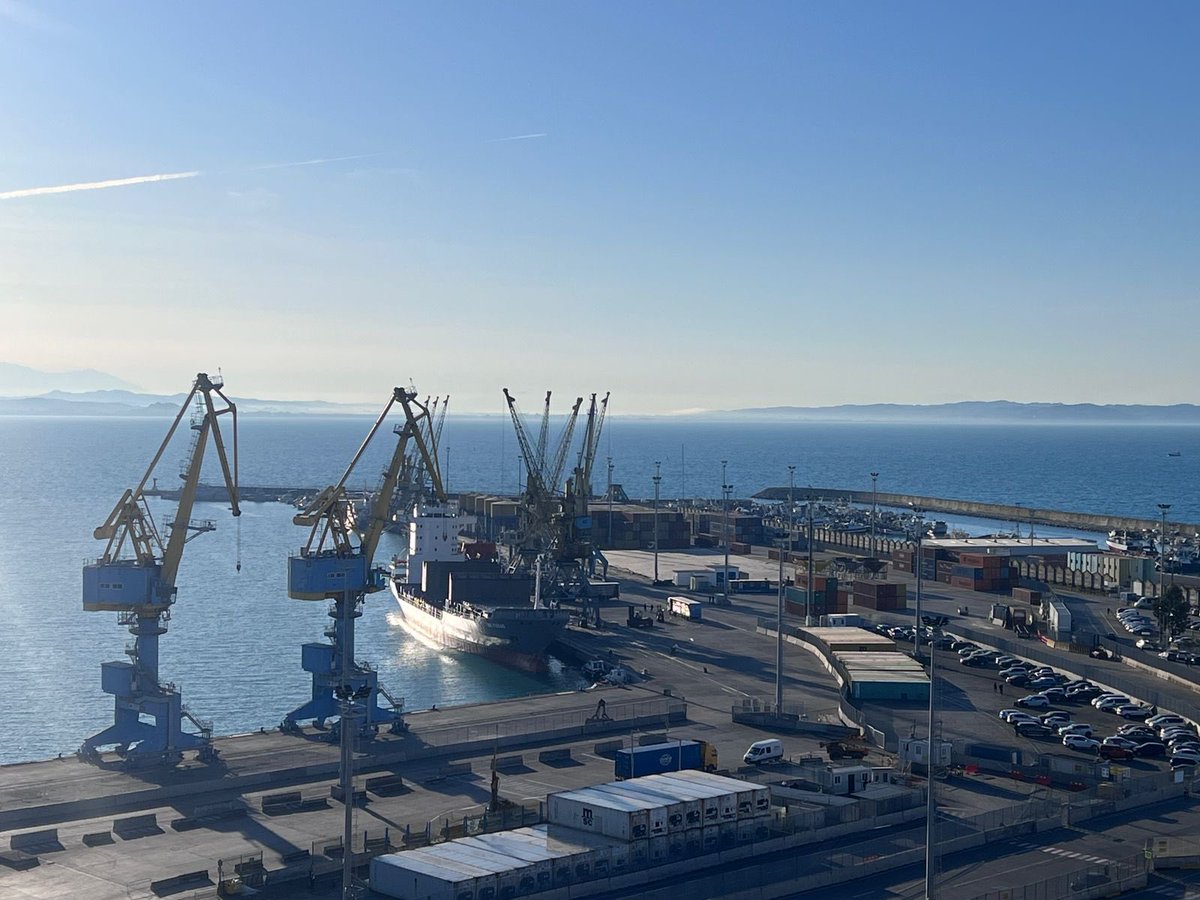 DurresPort's tweet photo. 🗓️Hello February! Wishing you a fantastic month ahead! 🌊☀️⚓️⛴️🏗️
#Maritime🇦🇱⚓️🚢 #portcity #logistics
#shipping #cargo #portainers #cranes
#waterfront #harbour #newmonth📸 https://t.co/x5ObzWh1QE