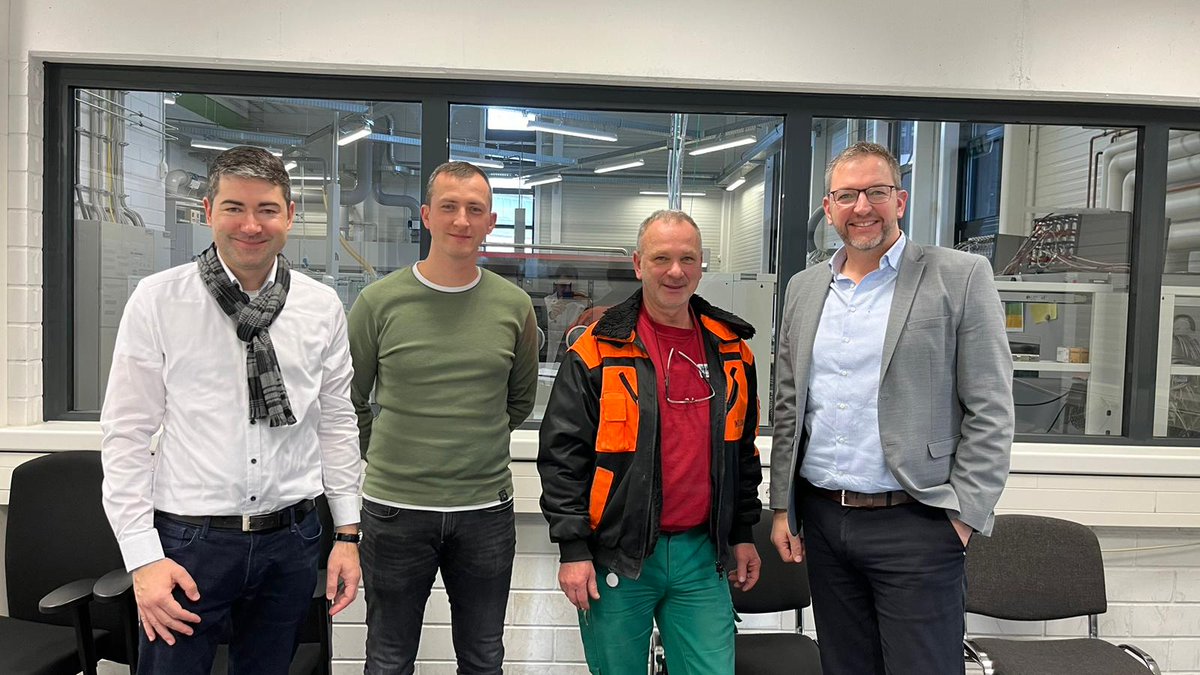 Digatron_Power's tweet image. Had a great time last week visiting HoppeckeRail in Zwickau! Specializing in energy storage solutions for rail and metro, they&apos;re doing some impressive work. We are excited about the new projects ahead, with a special focus on high-voltage test applications.⚡️
#digatron