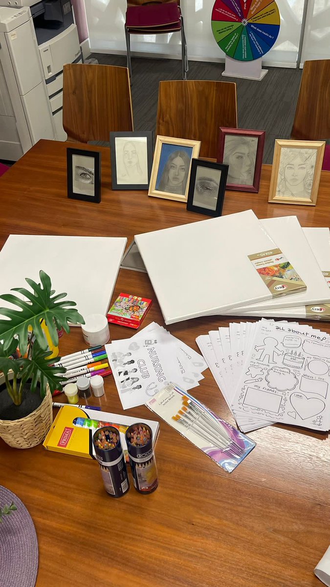 امس كان اجتماع نادي التمريض طبعًا توني انظم لهم وامس كان اول اجتماع لي معهم كان يوم مميز وحلو وخفيف تعرفنا على البنات وسوينا كم فعالية صدق شكرا لهم ولنوره قائدتنا 💜💜✨