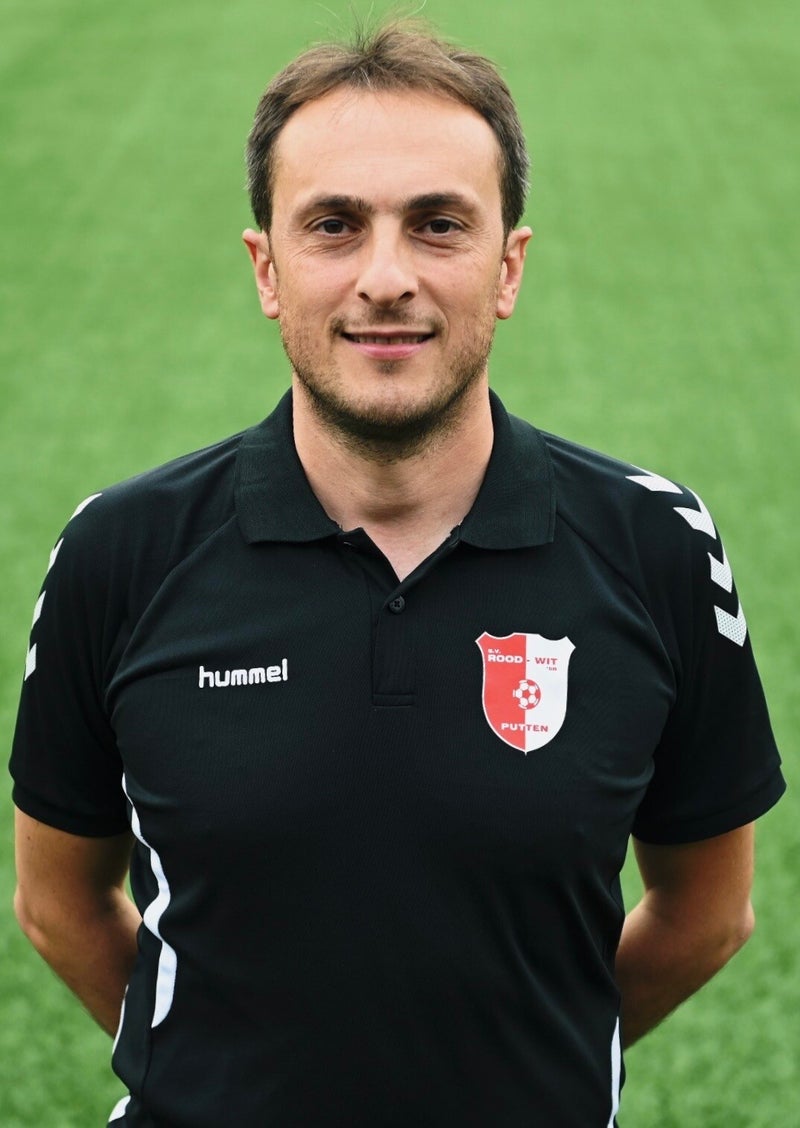 Ramazan Pinarbasi doet mee aan de Voorjaarsmodule Masterclass Trainer/Coach 2024!

28 Februari (24 april en 15 mei) start de voorjaarsmodule. Schrijf je in nu het nog kan! 
Locatie: SV Spakenburg, 19.00 - 22.00 uur.
Kijk voor de inhoud van de module op football2improve.com