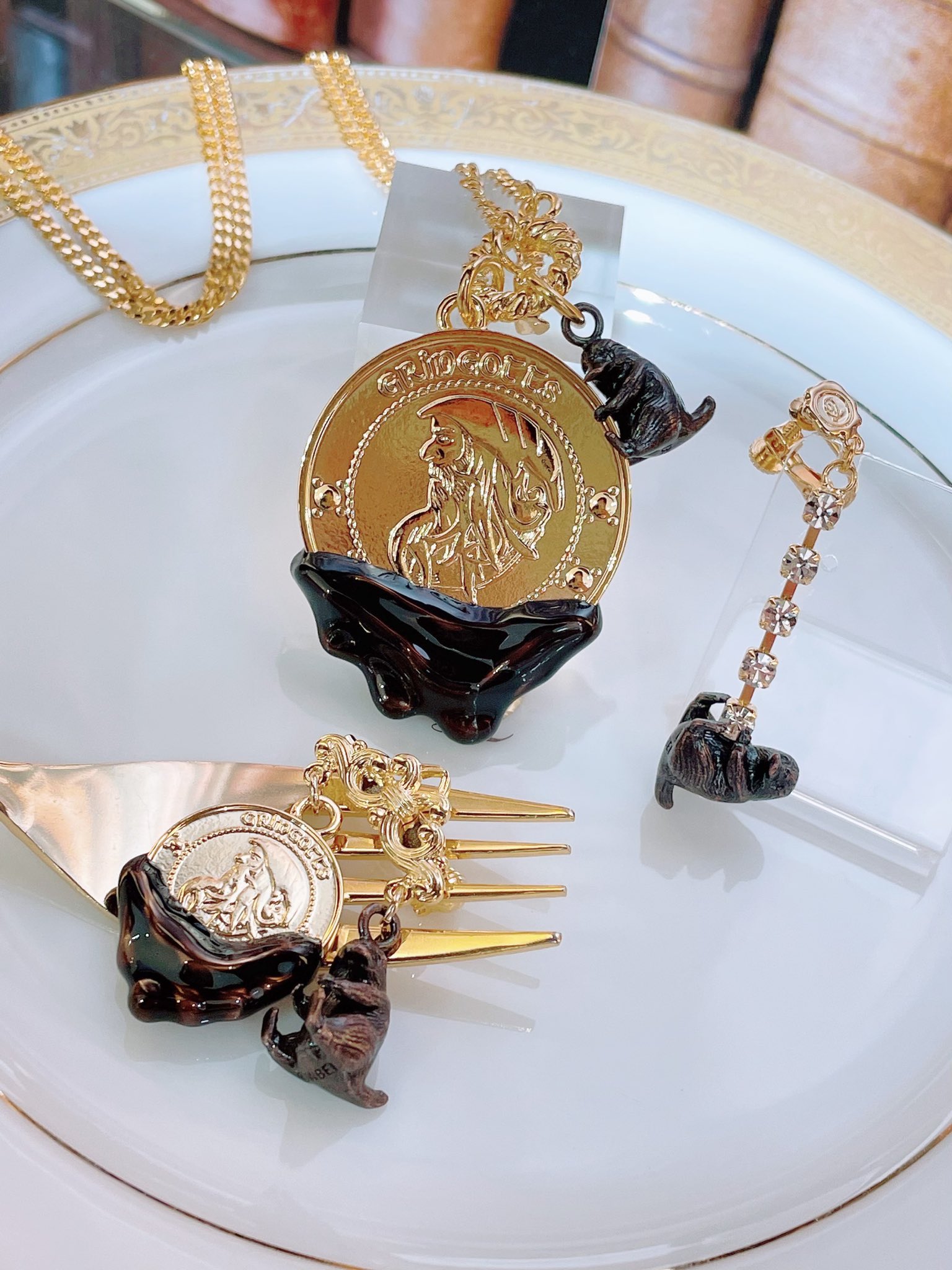 ニフラー/クリスタルキャンディー ピアス【ファンタスティックビースト コラボ】 | Q-pot. ONLINE SHOP