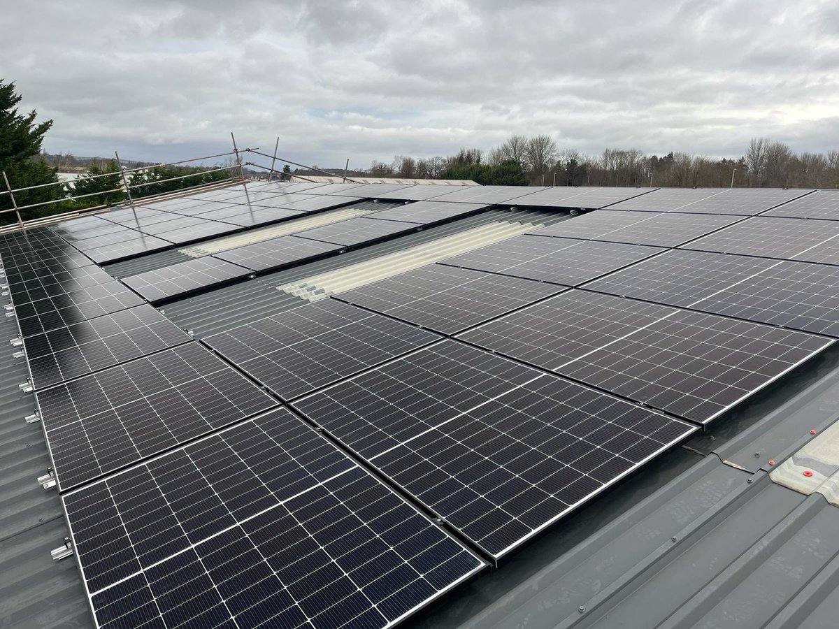 KynastonCS's tweet photo. We have been making a few improvements to the KCS office. Big thanks to the team at Go Green , done a fantastic job 🙌

#oswestry #solarpanel #solarenergy #renewableenergy #sustainability https://t.co/46zUKocz1X