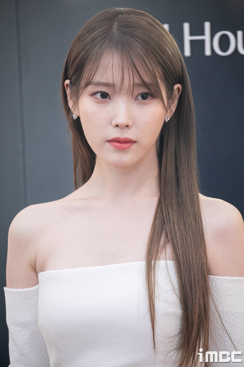 아이유, Celebrity 이지금 #아이유 #IU #이지은 #李知恩 #LeeJieun [iMBC 직찍 5장]

⬇️고화질 Click Plz⬇️
enews.imbc.com/News/RetrieveN…