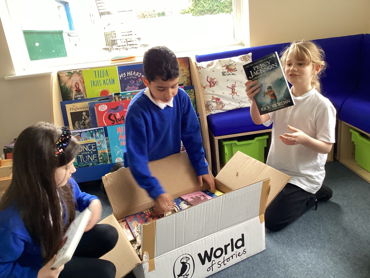 wroughtonjun's tweet photo. Unboxing our fantastic delivery from #worldofstories An amazing 300 new books ready for our library. As you can see our children are so grateful and they are excited to start reading! @Literacy_Trust @PuffinBooks #proudtobelong https://t.co/jQmKpZsy7E