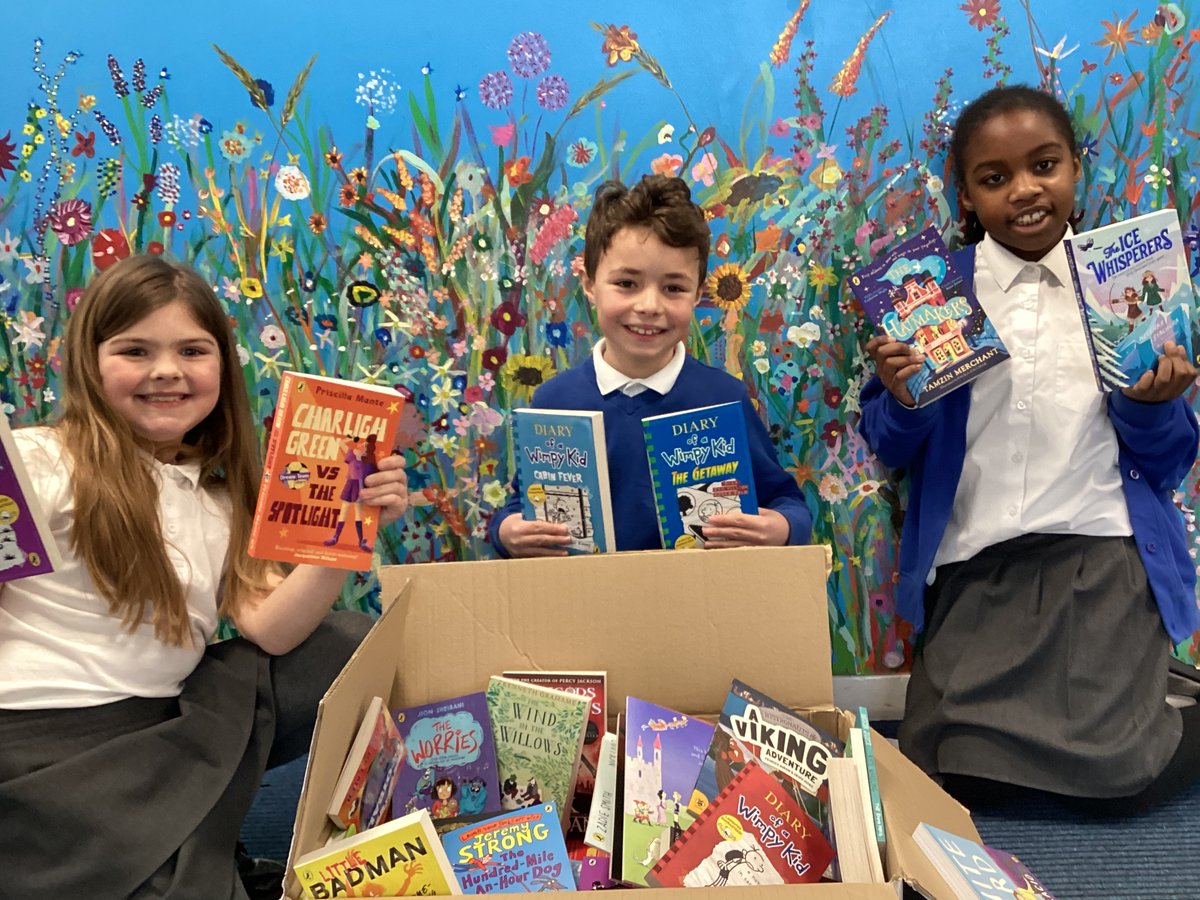 wroughtonjun's tweet photo. Unboxing our fantastic delivery from #worldofstories An amazing 300 new books ready for our library. As you can see our children are so grateful and they are excited to start reading! @Literacy_Trust @PuffinBooks #proudtobelong https://t.co/jQmKpZsy7E