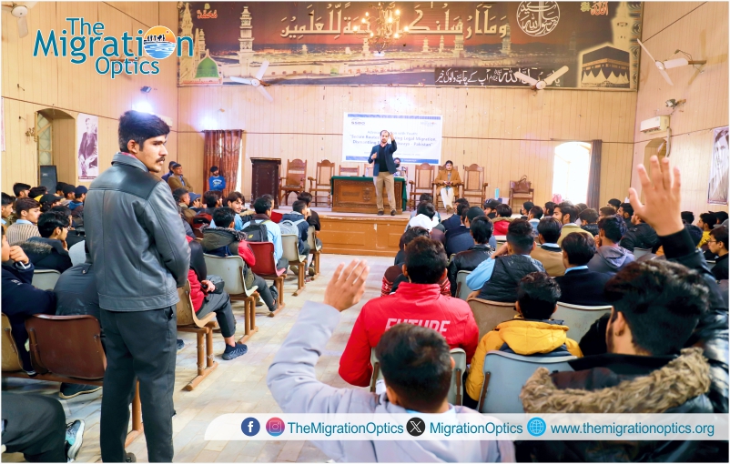 MigrationOptics's tweet image. An Advocacy Session with #youth was held by @SSDOPakistan at Government Murray Graduate College, Sialkot about &quot;Secure Routes: Promoting Legal Migration, Dismantling Illegal Pathways-Pakistan #migration #regularmigration #Irregularmigration @UNmigration @usembislamabad