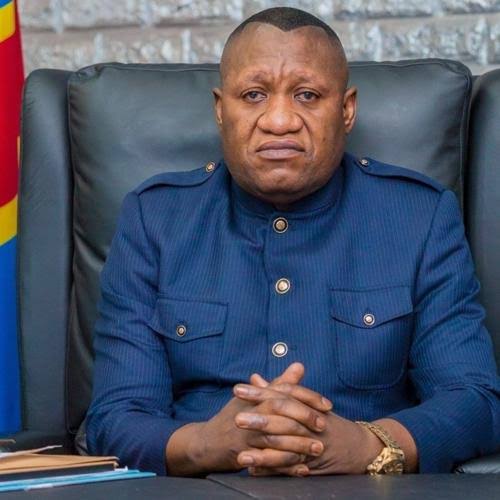 Mielngoma11's tweet photo. Un danger pour les projets phare du chef de l'État :
#rouge mbuji Mayi kananga❌
#route miabi ❌
#tenafep bloqué depuis 2021 ❌
#barrage katende ❌
nous voulons inspecteur neutre.
Alingete dégage https://t.co/0EbATznYGd