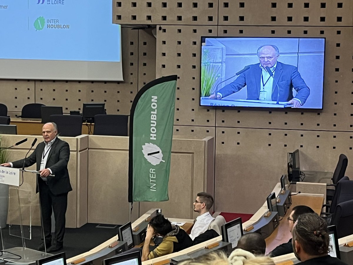 [EVENEMENT] Discours du président de l’AGPH et de l’interprofession du houblon <a href="/interhoublon/">INTERHOUBLON</a> pour lancer les travaux durant les #rencontresduhoublon. <a href="/houblonsfrance/">Houblons de France</a> <a href="/HopFrance/">HOP France</a> <a href="/hopen/">Hopen</a> <a href="/BrasseursFrance/">Brasseurs de France</a> <a href="/SNBI_fr/">SNBI</a>
