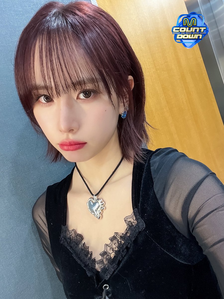 하ㅋㅋㅋ 밴드 사운드로 반전매력에 미모에 실력까지 폭발하는 무대 말아오면 엠카가 뭐 설아 없으면 안되는 줄 아나본데ㅋㅋ 응 죽어 못살아 절대 못살아 설아 없는 인생 생각 할 수 ❌김현정 이 여자 없으면 안 된다고 마이크 들고 소리지르고 싶음🎤🎤🎤
#설아 #우주소녀 #WithoutU