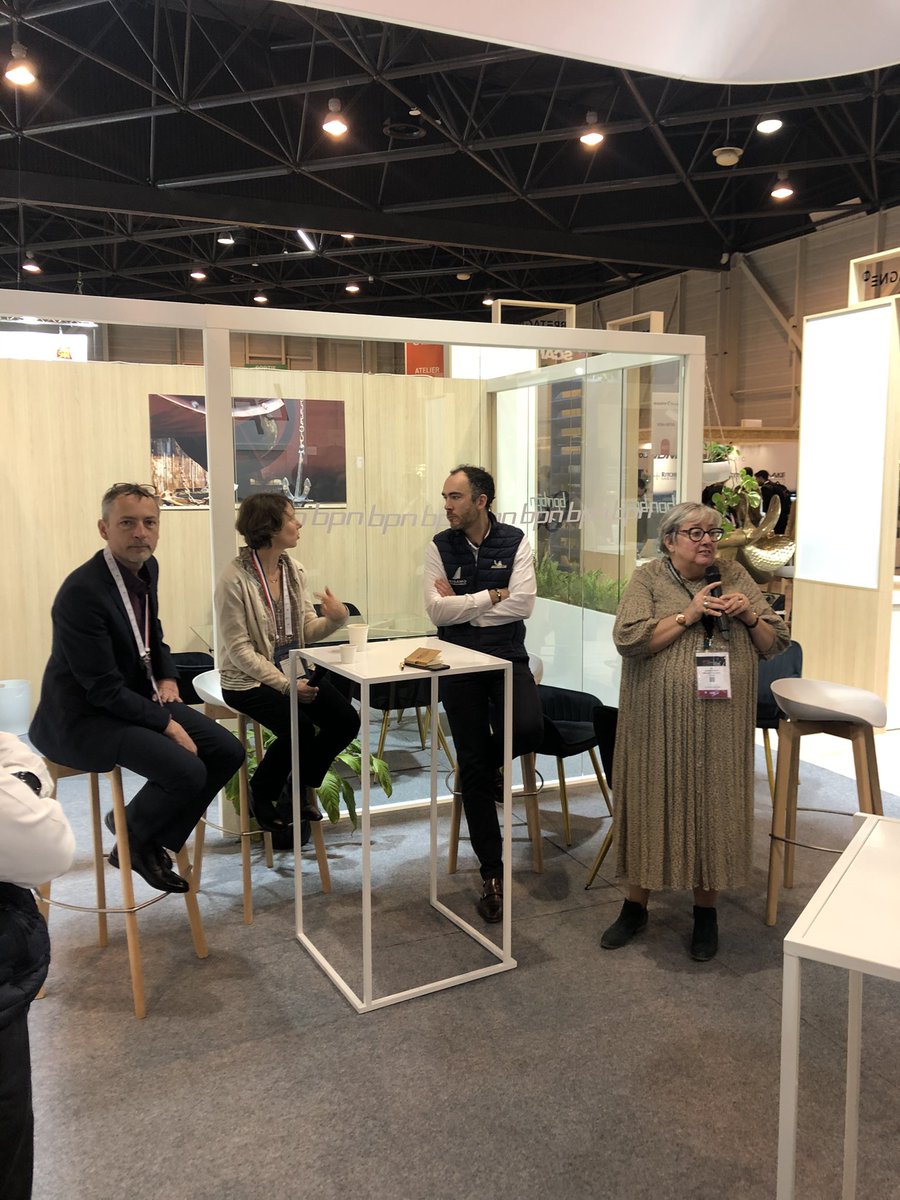 Top départ des pitchs sur le stand <a href="/Bpnaval/">Bretagne Pôle Naval</a> à @Euromaritime24 
#transitionenergetique