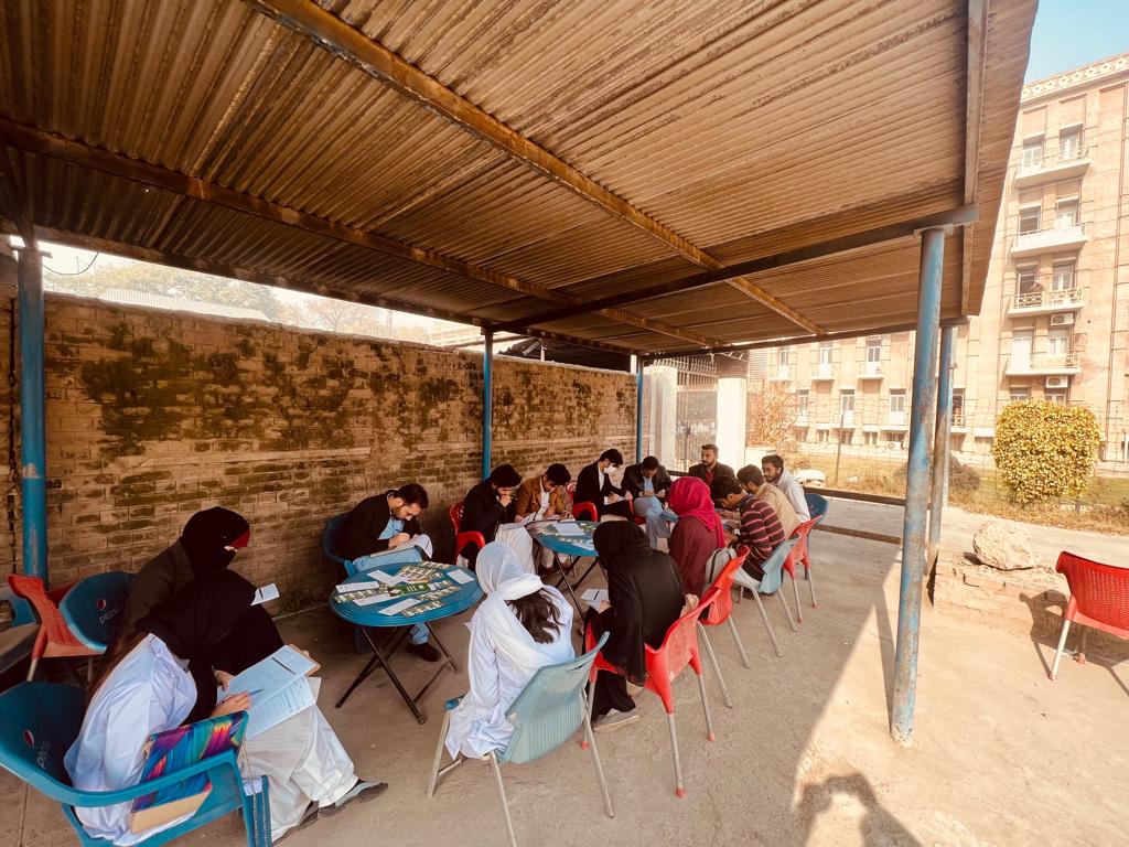 Our peer educators under #MeraVote #PakistanKeLiye organized voter mobilization sessions in Peshawar and Quetta to raise awareness about the importance of votes and build an understanding of vote casting. #CDAPAK @ECP_Pakistan @USAID_Pakistan @UNDP_Pakistan @EUPakistan