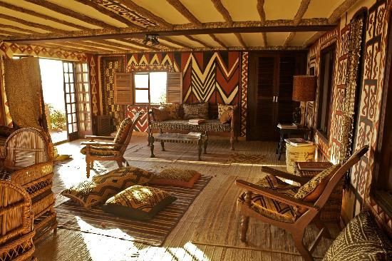 afromorphism's tweet photo. The house serves as both a museum and a residence, showcasing an impressive collection of African art and artifacts, contributing to the rich cultural landscape of the region.
#Africa #Kenya #architecture #Nairobi https://t.co/QQic1sfYB5
