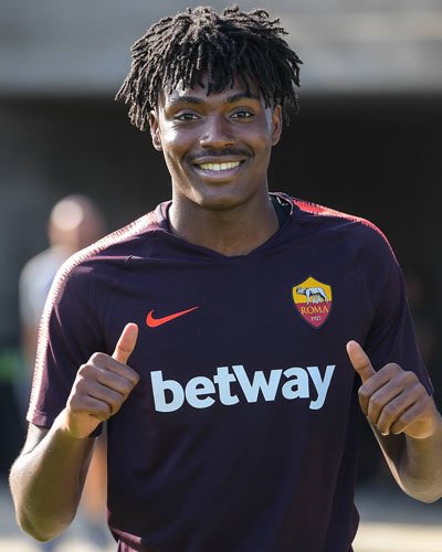 sachatavolieri's tweet photo. ✅ 🔴 DONE DEAL 
✍🏼🇫🇷 Le défenseur central français formé au #RCLens et à l’#ASRoma - William Bianda - signe aujourd’hui son contrat avec le #Standard de Liège et va rejoindre le #SL16FC en Challenger Pro League. #CPL #mercato https://t.co/PY6qDIVEza